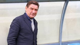 躍進の札幌、ペトロヴィッチ監督の指導法。褒めるミスと叱るミスがある