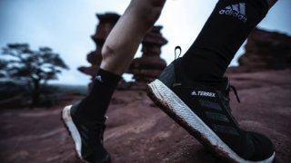 アディダス、トレイルラン向けシューズ「TERREX」シリーズの新モデルを発売