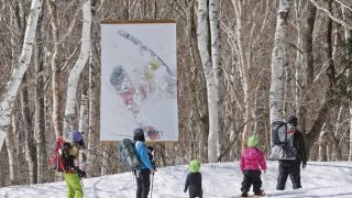 スノートレッキングと写真展を融合！森の中の写真展「PHOTOROMP」開催