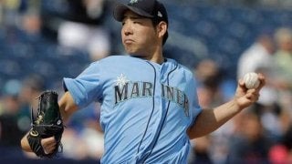 菊池雄星のカーブは「閲覧注意」!?　MLB公式インスタの“三振動画集“に登場