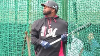 ロッテ新外国人バルガスが怪力披露　60％のスイングで右翼席中段へ特大アーチ