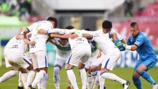 退場で数的不利でもあきらめずに走る。「湘南スタイル」の真髄を見た