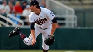 衝撃カーブで3者連続見逃し三振…MLB公式の動画にファン「球界最高のハーパー」