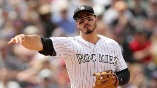 【MLB】名手アレナドの美しき妙技！　華麗ダイビング→片膝立ち下手スローに「恋してる」