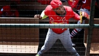 【MLB】オズナの“笑撃”すぎる珍プレー　米メディア続々速報「ぶざまに…」「ボールは手前で…」