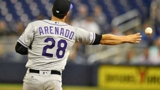 【MLB】アレナドが美しい横っ飛びキャッチを披露　ファン驚愕「ペンギンみたい」