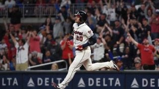 【MLB】“重力無視”の驚愕の弾丸ライナー弾　ブ軍ドナルドソンの浮き上がる一発が凄すぎる