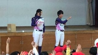 【女子プロ野球】京都フローラ、市内の児童に「京都フローラ学習帳」を計1万冊配布