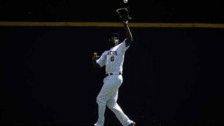 【MLB】「この男は全てをキャッチする」ブルワーズ中堅手がまたも本塁打“強奪”