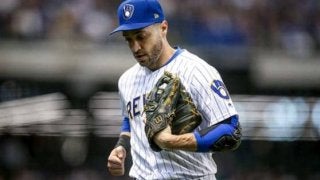 【MLB】外野手がフェンス際でビール浴びずぶ濡れに…敵ファンの行為に非難殺到「失礼」