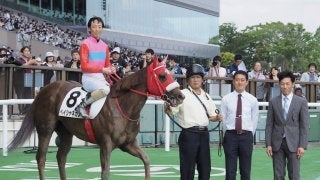 深山雅史調教師 JRA初勝利！