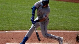【MLB】史上初の珍記録が誕生！　レ軍大砲が通算100単打の前に100本塁打達成