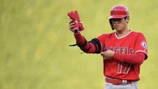 【MLB】大谷、メス入れた右腕をファンに引っ張られていた…リハビリ乗り越え復活1号