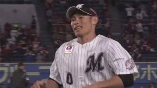 ロッテ荻野が超美技スーパーマンキャッチ！　失点危機救い、2点リード守る