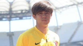 内田篤人の薫陶を受ける安西幸輝。「いつか背番号２をつけたい」