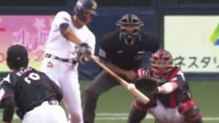 オリ吉田正、豪快バックスクリーン弾で10号到達「自分のスイングで強く振れた」