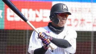 不振で先発落ちも「悔しさない」　ロッテ角中、結果で応える決勝タイムリー
