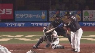 鷹が連敗止める　延長10回にデスパ特大弾＆松田宣2者連発　ロッテは清田の同点弾実らず