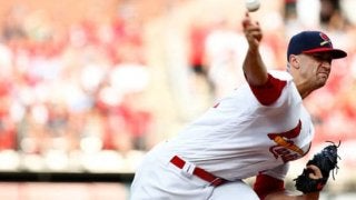 華麗な“キックパス”で安打性の当たりが投ゴロに　MLB公式も興奮「なんてパス！」