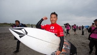 初代王者は女子松田、男子村上！「第1回ジャパンオープンオブサーフィン」