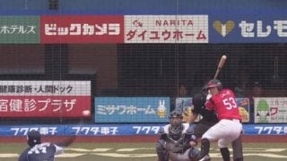 ロッテ9年目捕手・江村、プロ初HRが満塁弾　サイレントトリートメントで祝福