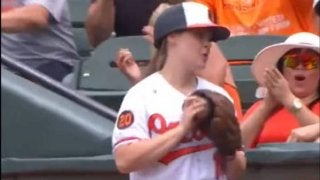 【MLB】オリオールズのボールガールがドラフト候補に？　オ軍GM「計画を再検討」