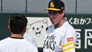 鷹の米ドラ1右腕、ファーム合流初日に公開説教？「日本には5分前行動が…」