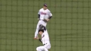 韓国で“宇野ヘディング”超えの笑劇珍プレー　MLB公式も注目「頭を使えって…」