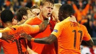 １年前と違うオーラ。オランダ代表がサッカー大国復活へイケイケだ