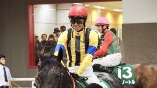 【エプソムC】1番人気ソーグリッタリングは3着