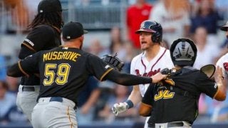 【MLB】これだけで乱闘に!?　ユニホームかすめた投球でベンチ総出、3人が退場する事態に