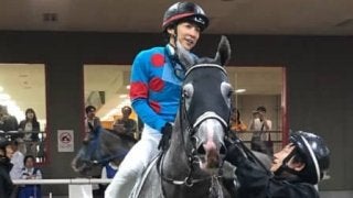 土曜東京５Ｒ新馬は１０番人気の伏兵ヴィンカマヨールが大外一気の差し切り勝ち