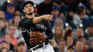 【MLB】最強アレナドの定番ベアハンド→鬼肩にファン感嘆「毎日素晴らしいプレーを」