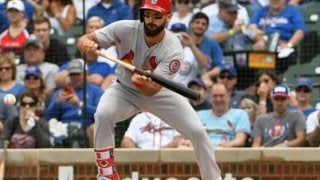 【MLB】セーフティーバントで投前二塁打!?　痛快“シフト破り”にファン「もっとやるべき」