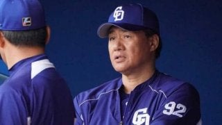 中日与田監督、今度はリクエスト成功　大島の犠打が判定覆りセーフに