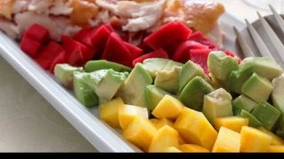 アメリカから来た変幻自在なサラダ 「コブサラダ」とは