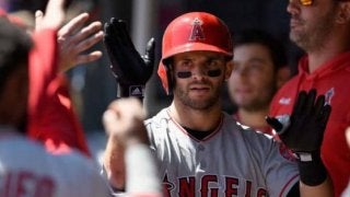 【MLB】今季好調のエンゼルス・ラステラ、自打球で負傷交代　右脛にボール直撃で悶絶