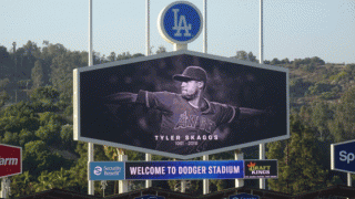 【MLB】スカッグス急逝で全米追悼ムード…ドジャース-Dバックス戦でも試合前に黙祷