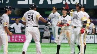 鷹デスパイネが劇的グランドスラム！　好投の和田に2勝目権利贈る一撃