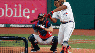 【MLB】歴史的な大激戦！　ゲレーロJr.が3度の延長戦の末に40発対39発で決勝進出