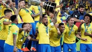 コパ優勝も、不安げなネイマールの姿が象徴するブラジルの未来