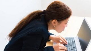 猫背は痩せにくい？猫背を改善する簡単ストレッチ