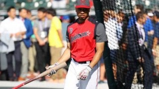 【MLB】黒ジャケから覗く肉体美…　昨季MVP男のワイルド写真にファン興奮「愛してる」