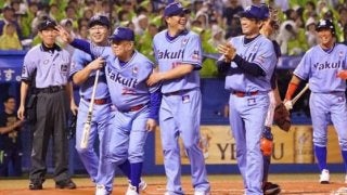 3安打岩村がMVP　代打ノムさん　池山好守連発で優秀選手　ヤクルトOB戦の結果は？