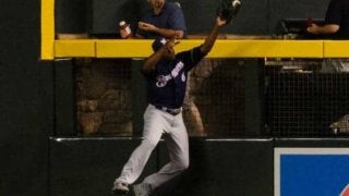 【MLB】打者、投手が最敬礼するホームラン強奪キャッチに米称賛　「球界最高の外野手」