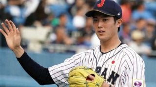 日米大学野球　侍ジャパンが3大会ぶり優勝　投打かみ合い　3勝2敗で米国下す