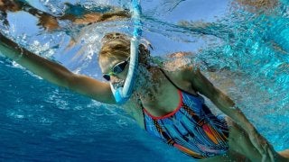 吸気時に水の侵入の心配がないスイミングシュノーケル「パワーブリーザー」発売