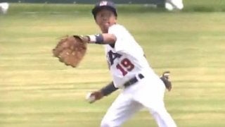 【U-12W杯】世にも珍しいセンターゴロ！　12歳少年の強肩ぶりにファン驚愕「なんて肩！」