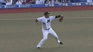 ロッテ新助っ人、球場どよめく2試合連続の鬼肩が話題！　「本場のレーザービーム」