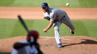 カーショー、驚愕の変化を見せた宝刀カーブをMLB公式絶賛　「球界で最もエグイ」